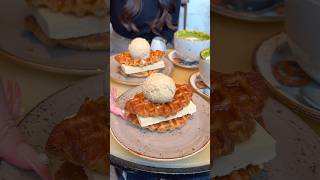 濃厚チーズケーキを挟んだクロッフルチーズケーキサンド🥐 #japanesefood