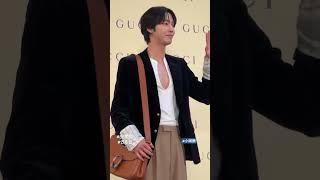#안효섭 #安孝燮 #gucci  #深V #性感🫦#喜歡 #時尚 #韓星 #Kpop #走進你的時間