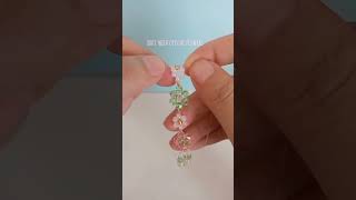 Crystal daisy flower bracelet tutorial #diybracelet #bracelet #beadedbracelet #handmadebracelets