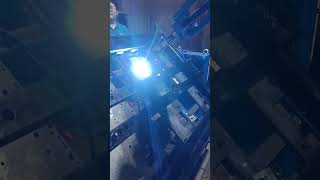 Welding Robot Macine #short #welding#welder #fabrication #weld #weldporn #weldernation #robotwelding