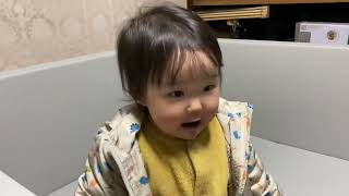 偷偷看我家嬰兒做什麼？結果被發現後爸爸很開心。Iku老師與Puchi