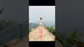 Standing on the #greatwall , experiencing the miracle of ancient architecture! 站在 #万里长城 ，感受古代建筑奇迹！