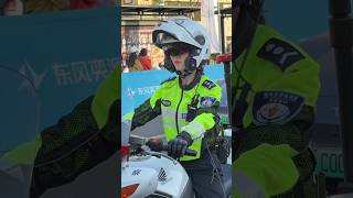 钟萍交警小姐姐为运动员护航 颜值天花板🛡🎖🚦#高颜值 #police #警察