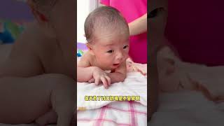 #小可爱 #育儿知识分享 #新生儿护理 13天宝宝抬头，每天为了讨口奶喝真不容易呀