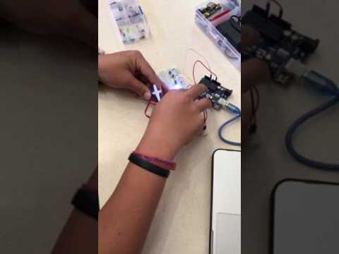 3 LED servo and potentiometer