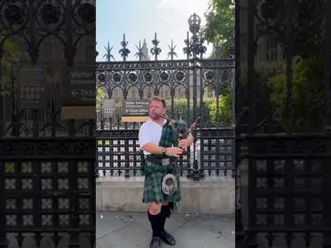 #bagpipemusic #busking