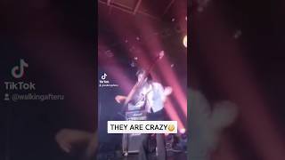 THEY ARE CRAZY 😳#walkingafteru #guitarspin #guitarflip #blind #korean #rock #band #festival