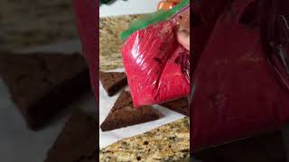 #christmas #christmastime #christmasfood #treatsforkids #dessert  #shorts #easyrecipes #momapproved