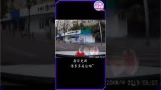 这原地转一圈我是属实没想到的，莫名还有点可爱😂#Shorts