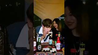 Drinking War 8⃣️🍻 酒場如戰場 之 《拼酒神器》，調個酒給對方喝吧～誰還敢說自己酒量好！！！！！#酒後行爲藝術家 #意想不到的結尾 #drinkinggame #bar #tips