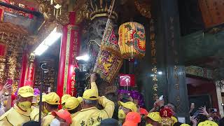 勇猛的頭旗衝進拱天宮，2022白沙屯媽祖北港進香回鑾