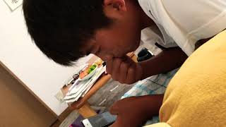 自分の動画を見て再生回数を伸ばしているのだ✨