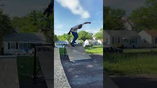 #fatherstretchmyhands #hardflip #backsuski @esskateboarding #shorts  @HopKing @TonyHawk @kanyewest