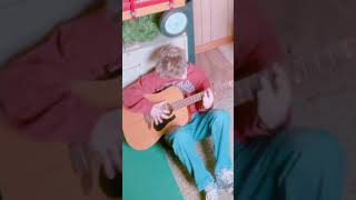 I tried to play flamenco guitar once #guitar #viralvideo #itraid ￼￼