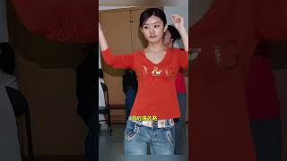 2006年，19岁的她参赛夺冠，开启演艺路。如今成收视女王  #老照片 #人物故事 #怀旧