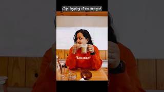 Guess kaunsa cafe Dilli walo #youtubeshorts #champagali #cafehopping #delhi #riize #getaguitar