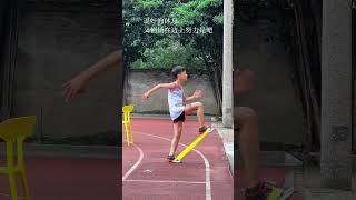 一条弹力带，一个人，一个动作，解决跑步不抬腿。抗阻训练提高肌肉耐酸性，优化跑姿弹力带训练跑步训练弹力带训练方法