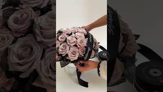 💐 #florist #flowerarrangement #flowerbox #boquetofflowers #flowergiftbox