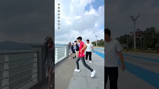 [跑酷小坤坤叱Y） 這個世界又少了一個樂於助人熱愛生活的人#極限星計劃 #極限星計劃#極限運動 #搞笑 #熱門電視劇