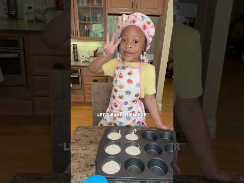 I Baked Some Delicious Muffins! Come Check Them Out! 😋 And Make Sure You Subscribe To Our Channel!!