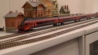 ROCO HO Railjet DCCサウンド付機関車（品番62366）＋客車4両セット（品番64042）