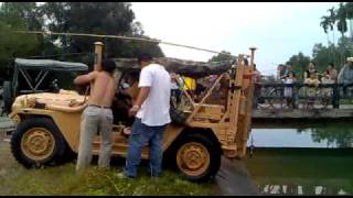 Jeep Sài Gòn lội nước