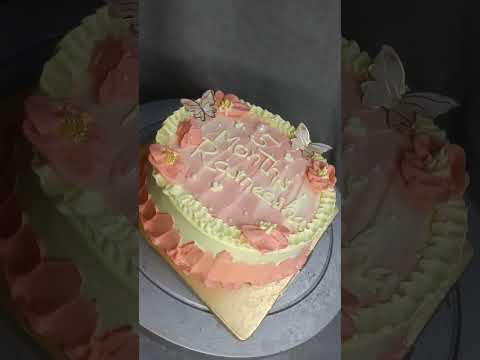 #newcakedecoration #monthlybirthdaycelebrations #mangocake #babycake #soumyacrecipe #easydecoration