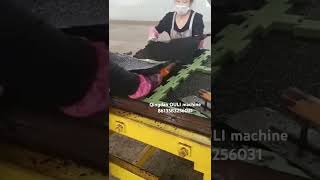Interlocking rubber tile making machine