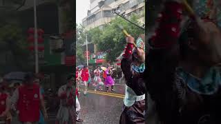 潮阳赤产英歌队雨中接驾，风调雨顺妈祖保佑#赤产英歌队