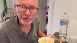 看到公公精神越来越好我们也可以放心的回国了，这是我们回国前的最后一顿晚餐，接下来一个月我公公都吃不到中餐了老外吃中餐 跨国家庭海外生活 英国生活