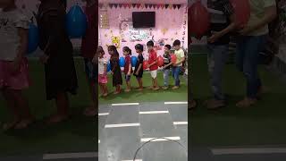 let's watch#balloon balance activity#balance game#shortvideo #shortsfeed #shortbeta #youtubeshorts