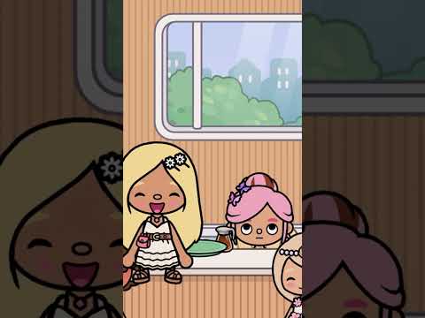 My evil step sister kicked me out😔 #tocaboca #tocalifeworld
