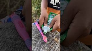 Survival Skills: SMART idea and USEFUL with toothpaste #bushcraft #camping #outdoors#2560.