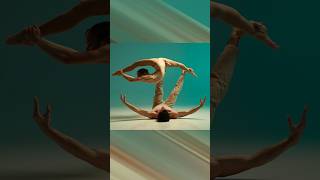 🇺🇦 Model poses for photoshoot📸 Acrobatics. Models Daria and Sergiy