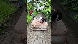 Convenient storage, free to use, the inflatable bed can be easily folded after being deflated
