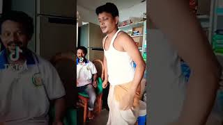 এরা দুজন কি পাগল হয়ে গেছে  #tiktokvideo #tiktok #dance #comedy #fannycomedy #shortvideo