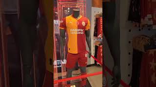 Galatasaray yeni sezon formaları satışta ! Parçalı ve Beyaz forma yok satacak ! #galatasaray