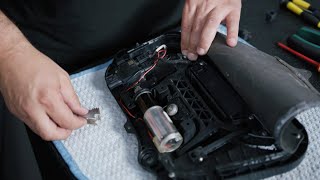 [EN] Repairing a Tesla door handle | Masters of Motion