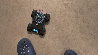 Omnidirectional Arduino R4 wifi car with mecanum wheels and cute OLED puppy dog eyes