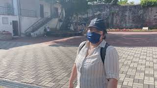 荷蘭女生展示安平古堡— Overblijfselen van het Nederlandse rijk in Taiwan— Remains of the Dutch empire in Taiwan