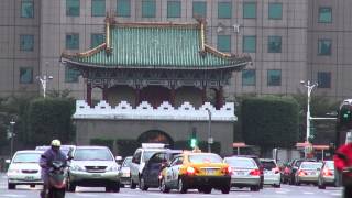 臺北府城 東門 景福門 車 人潮