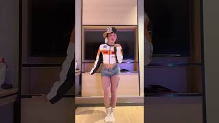 呜呼呜呼卡点舞😂❤️💯 #dance #robot #robotdance #ロボット #ダンス #ロボットダンス #babyslow #dollgirl #ai
