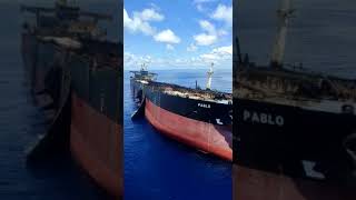 ◤油槽船失火◢海事执法机构从高空降梯子 让HAZMAT拯救队登船寻人
