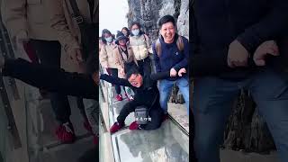 隔着屏幕都让人两腿发软的，悬崖上的天空之路，你敢挑战吗？#旅行推荐官 #中国旅行 #旅游