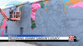 Decatur honors southern rock legend Johnny Sandlin with mural