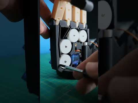 This robot now has HUMAN hands! #engineering #vr #3d