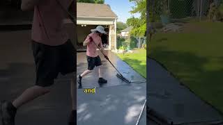 How to SEALCOAT a DRIVEWAY👨🏼‍🎨 #satisfying #asphalt #sealcoating #business #asmr
