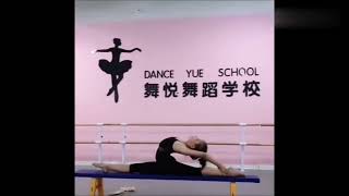 舞蹈训练“十大酷刑”排行榜，酷刑排行第二，叉后弯腰！脖子疼腿疼，全身没有不疼的地方！训练时候的你，哭过吗？？？