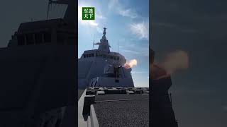 直击“万吨大驱”遵义舰解缆起航 火力全开 场面够震撼！| 军迷天下
