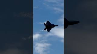 Raptor bringing the noise with the 360 tactical pitch. #f22raptor #f22 #f22raptordemoteam